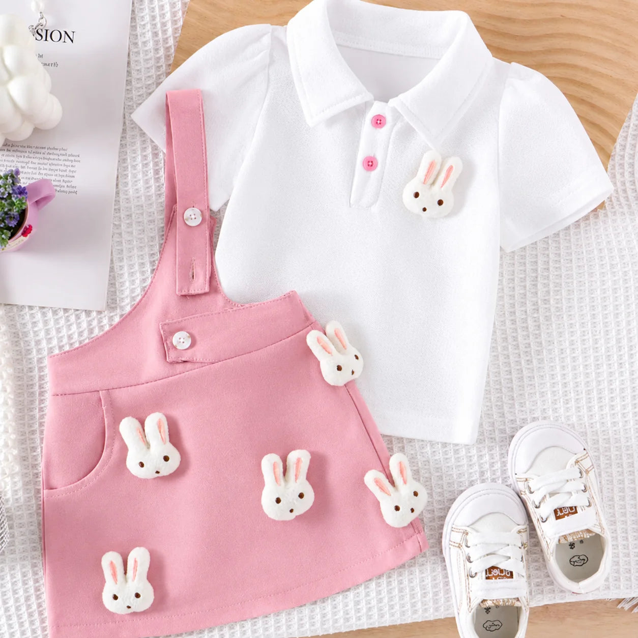 2pcs Baby Girl White Short-Sleeve Tee And Stylish Bunny Patch Overall Set