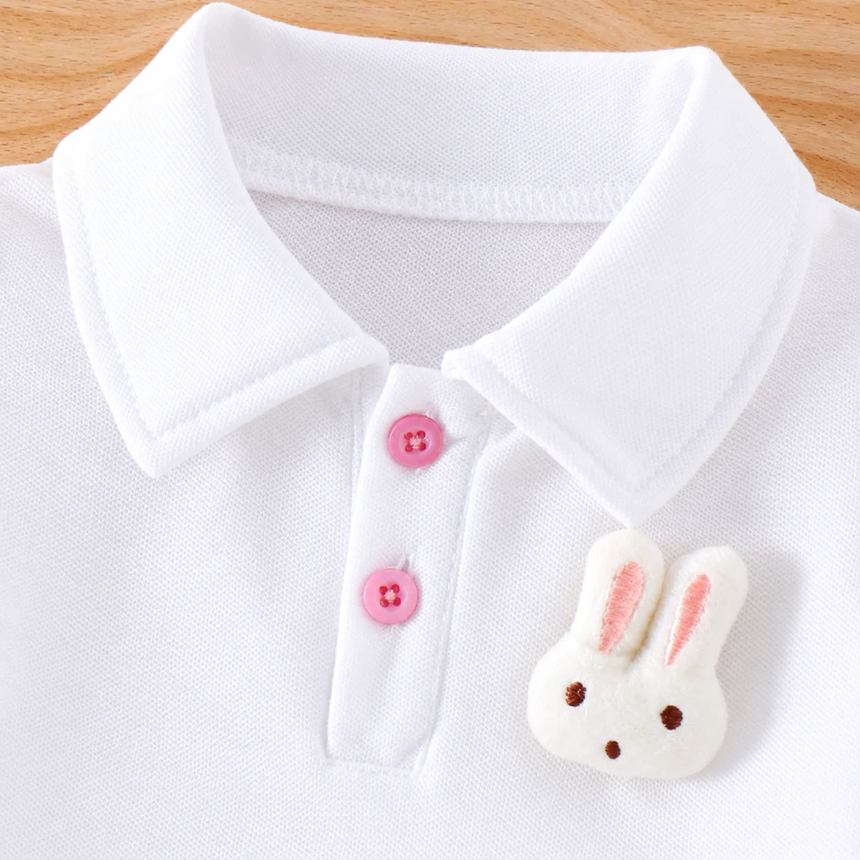 2pcs Baby Girl White Short-Sleeve Tee And Stylish Bunny Patch Overall Set