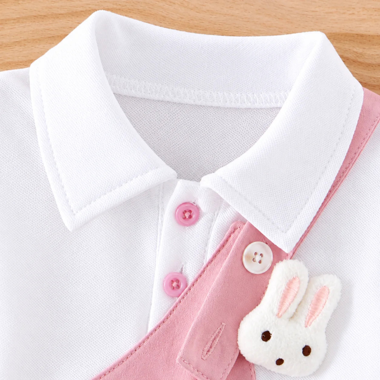 2pcs Baby Girl White Short-Sleeve Tee And Stylish Bunny Patch Overall Set